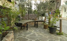 Apricot Hotel